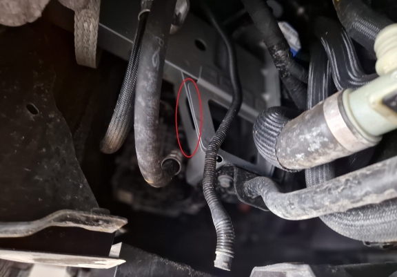 Aluminium skid plate for Nissan NV300